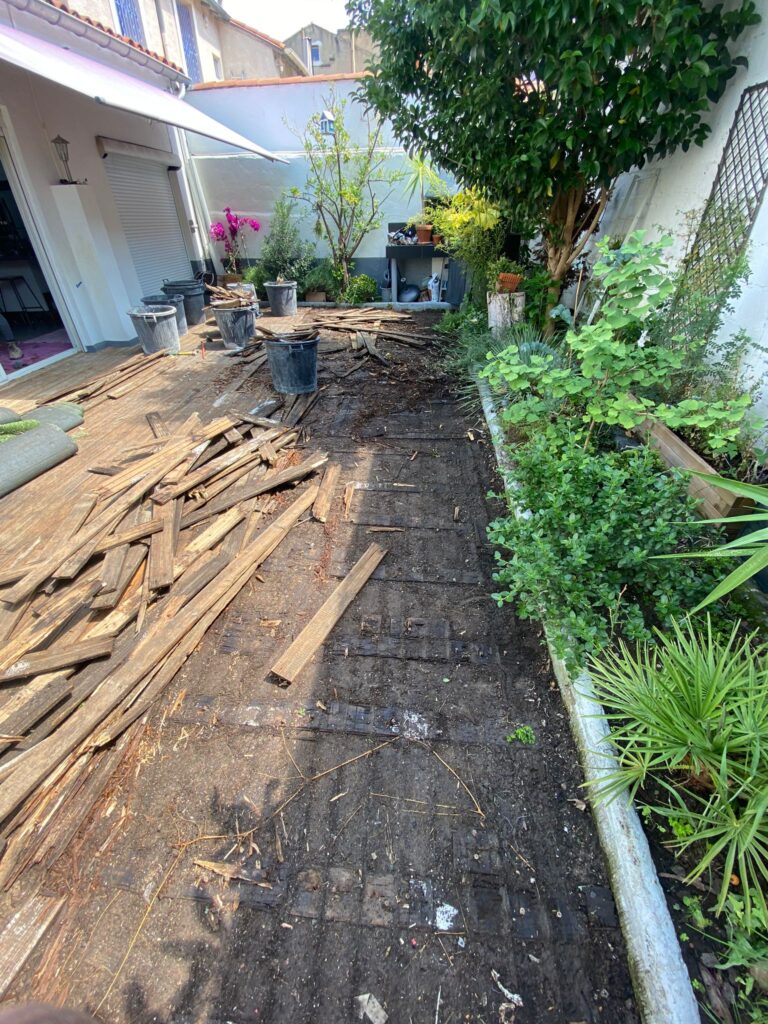 Dépose de l'ancienne terrasse bois pour rénovation